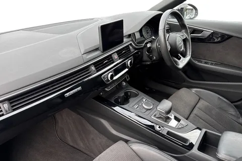 FB19OLU Audi A4 Black Edition 45 TFSI quattro 245 PS S tronic Thumbnail #16