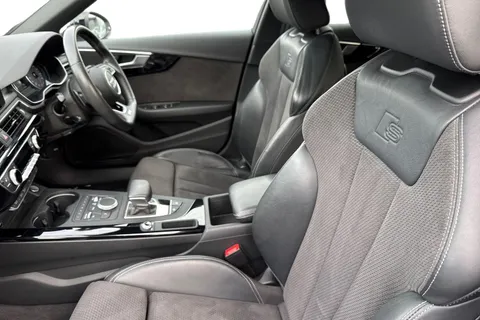 FB19OLU Audi A4 Black Edition 45 TFSI quattro 245 PS S tronic Thumbnail #17