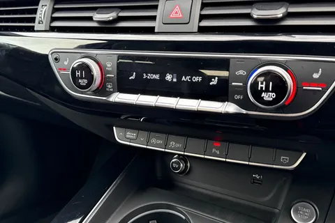 FB19OLU Audi A4 Black Edition 45 TFSI quattro 245 PS S tronic Thumbnail #23