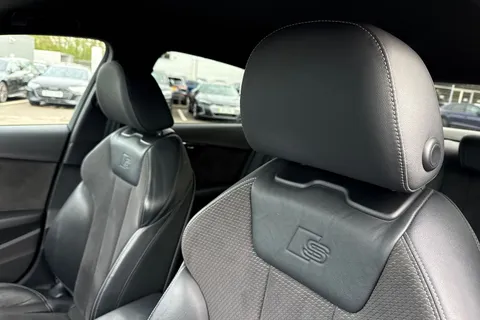 FB19OLU Audi A4 Black Edition 45 TFSI quattro 245 PS S tronic Thumbnail #25