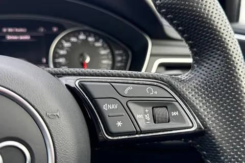 FB19OLU Audi A4 Black Edition 45 TFSI quattro 245 PS S tronic Thumbnail #26