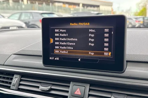 FB19OLU Audi A4 Black Edition 45 TFSI quattro 245 PS S tronic Thumbnail #37