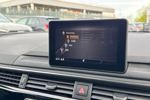 FB19OLU Audi A4 Black Edition 45 TFSI quattro 245 PS S tronic Thumbnail #38