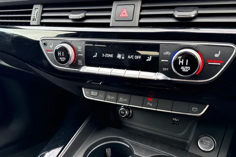 FB19OLU Audi A4 Black Edition 45 TFSI quattro 245 PS S tronic Thumbnail #46