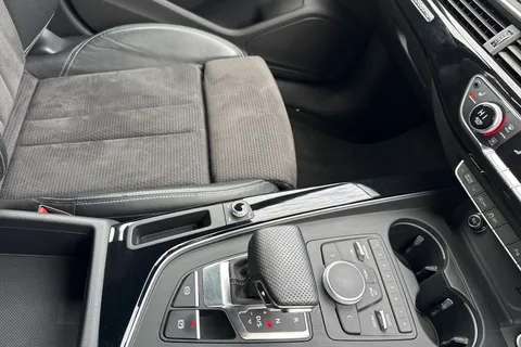 FB19OLU Audi A4 Black Edition 45 TFSI quattro 245 PS S tronic Thumbnail #47