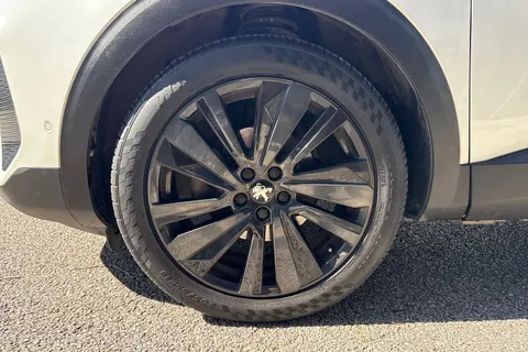 12 of 66 for PEUGEOT 3008 1.2 PureTech GT Premium EAT Euro 6 (s/s) 5dr