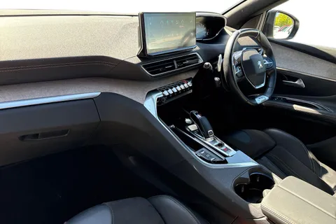 14 of 66 for PEUGEOT 3008 1.2 PureTech GT Premium EAT Euro 6 (s/s) 5dr