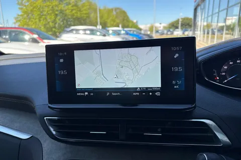 16 of 66 for PEUGEOT 3008 1.2 PureTech GT Premium EAT Euro 6 (s/s) 5dr