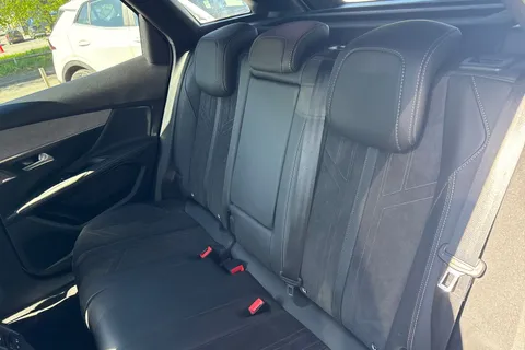 18 of 66 for PEUGEOT 3008 1.2 PureTech GT Premium EAT Euro 6 (s/s) 5dr