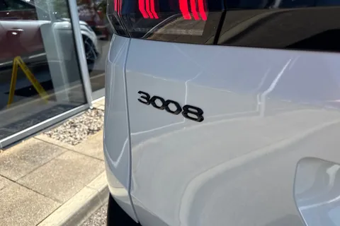 31 of 66 for PEUGEOT 3008 1.2 PureTech GT Premium EAT Euro 6 (s/s) 5dr