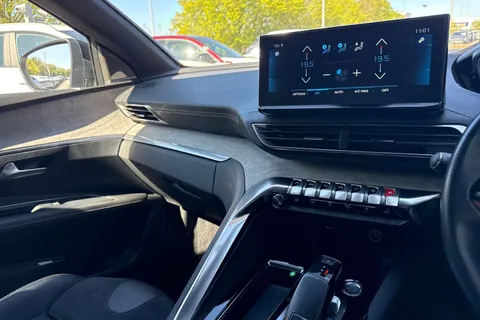 43 of 66 for PEUGEOT 3008 1.2 PureTech GT Premium EAT Euro 6 (s/s) 5dr