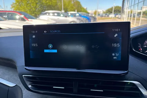 46 of 66 for PEUGEOT 3008 1.2 PureTech GT Premium EAT Euro 6 (s/s) 5dr