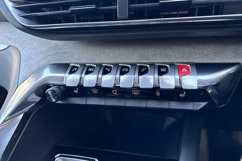 54 of 66 for PEUGEOT 3008 1.2 PureTech GT Premium EAT Euro 6 (s/s) 5dr