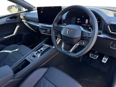  CUPRA Leon 1.5 eHybrid 25.8kWh Shadow Edition DSG Euro 6 (s/s) 5dr Thumbnail #8