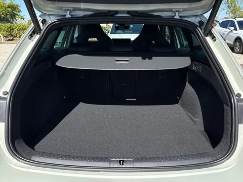  CUPRA Leon 1.5 eHybrid 25.8kWh Shadow Edition DSG Euro 6 (s/s) 5dr Thumbnail #10