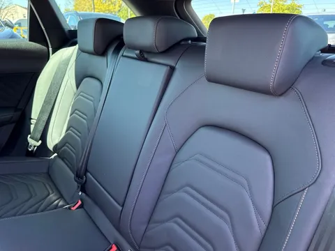  CUPRA Leon 1.5 eHybrid 25.8kWh Shadow Edition DSG Euro 6 (s/s) 5dr Thumbnail #14