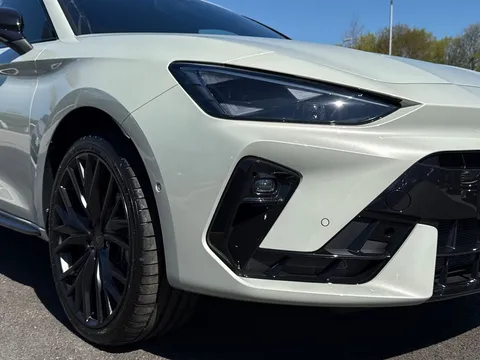  CUPRA Leon 1.5 eHybrid 25.8kWh Shadow Edition DSG Euro 6 (s/s) 5dr Thumbnail #17