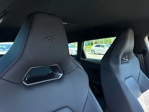  CUPRA Leon 1.5 eHybrid 25.8kWh Shadow Edition DSG Euro 6 (s/s) 5dr Thumbnail #21