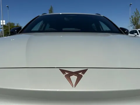  CUPRA Leon 1.5 eHybrid 25.8kWh Shadow Edition DSG Euro 6 (s/s) 5dr Thumbnail #25