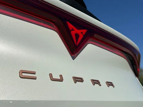  CUPRA Leon 1.5 eHybrid 25.8kWh Shadow Edition DSG Euro 6 (s/s) 5dr Thumbnail #30