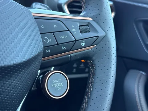  CUPRA Leon 1.5 eHybrid 25.8kWh Shadow Edition DSG Euro 6 (s/s) 5dr Thumbnail #37