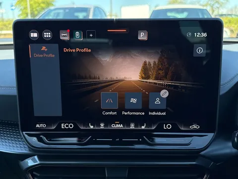  CUPRA Leon 1.5 eHybrid 25.8kWh Shadow Edition DSG Euro 6 (s/s) 5dr Thumbnail #45