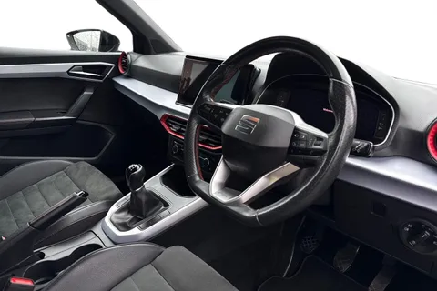 14 of 42 for SEAT Arona 1.0 TSI FR Sport Euro 6 (s/s) 5dr