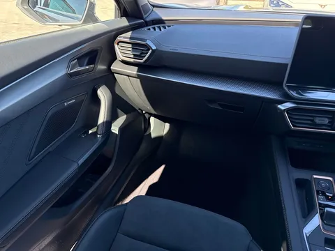  CUPRA Formentor 1.5 eHybrid 25.8kWh V2 DSG Euro 6 (s/s) 5dr Thumbnail #15