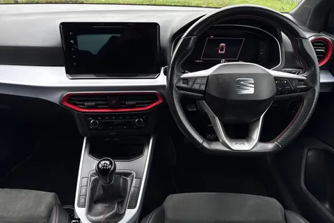 18 of 42 for SEAT Arona 1.0 TSI FR Sport Euro 6 (s/s) 5dr