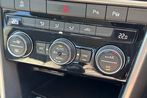 CY20EPK Volkswagen T-Roc 1.0 TSI Design 5dr ⭐Rear Camera, Park Assist⭐ Thumbnail #23