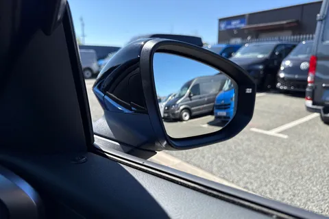 Volkswagen T-Roc 1.5 eTSI MHEV R-Line DSG Euro 6 (s/s) 5dr Thumbnail #41