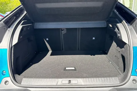 KP25NCO PEUGEOT 3008 1.2 GT e-DSC6 Euro 6 (s/s) 5dr Thumbnail #7