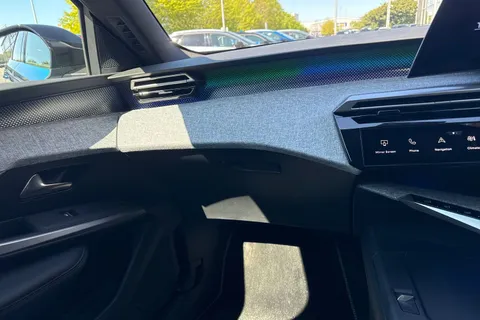 KP25NCO PEUGEOT 3008 1.2 GT e-DSC6 Euro 6 (s/s) 5dr Thumbnail #20