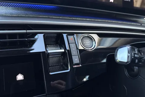 KP25NCO PEUGEOT 3008 1.2 GT e-DSC6 Euro 6 (s/s) 5dr Thumbnail #23