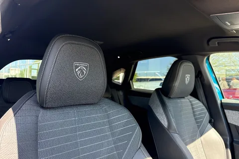 KP25NCO PEUGEOT 3008 1.2 GT e-DSC6 Euro 6 (s/s) 5dr Thumbnail #24