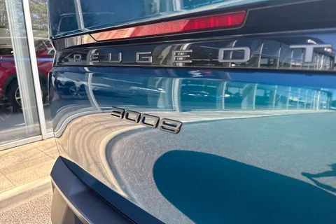 KP25NCO PEUGEOT 3008 1.2 GT e-DSC6 Euro 6 (s/s) 5dr Thumbnail #32