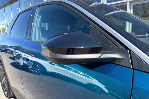 KP25NCO PEUGEOT 3008 1.2 GT e-DSC6 Euro 6 (s/s) 5dr Thumbnail #36