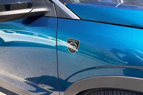 KP25NCO PEUGEOT 3008 1.2 GT e-DSC6 Euro 6 (s/s) 5dr Thumbnail #37