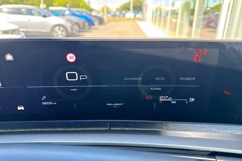 KP25NCO PEUGEOT 3008 1.2 GT e-DSC6 Euro 6 (s/s) 5dr Thumbnail #38