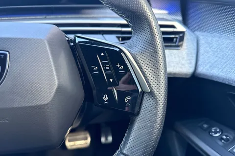 KP25NCO PEUGEOT 3008 1.2 GT e-DSC6 Euro 6 (s/s) 5dr Thumbnail #40