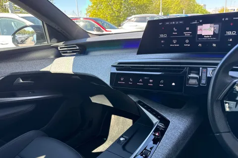 KP25NCO PEUGEOT 3008 1.2 GT e-DSC6 Euro 6 (s/s) 5dr Thumbnail #44