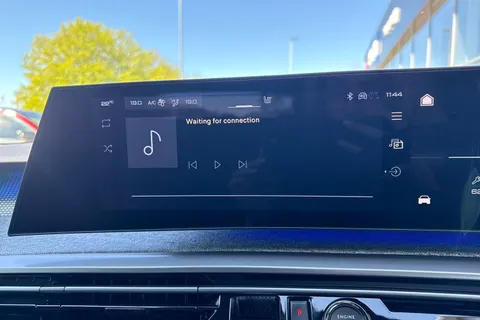 KP25NCO PEUGEOT 3008 1.2 GT e-DSC6 Euro 6 (s/s) 5dr Thumbnail #46