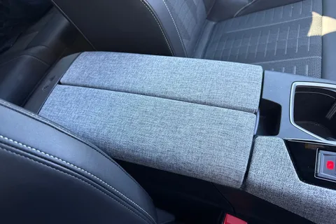 KP25NCO PEUGEOT 3008 1.2 GT e-DSC6 Euro 6 (s/s) 5dr Thumbnail #60