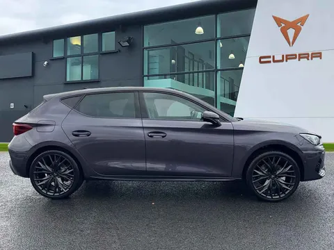  CUPRA Leon 1.5 eTSI Shadow Edition DSG Euro 6 (s/s) 5dr Thumbnail #4