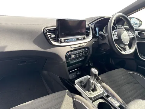 MW72VXC Kia Xceed 1.5 T-GDi GT-Line Euro 6 (s/s) 5dr Thumbnail #10