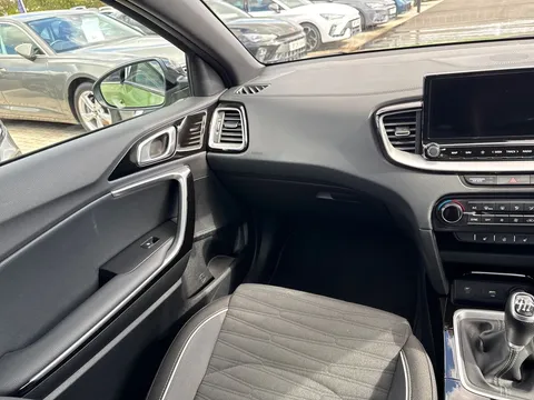 MW72VXC Kia Xceed 1.5 T-GDi GT-Line Euro 6 (s/s) 5dr Thumbnail #16