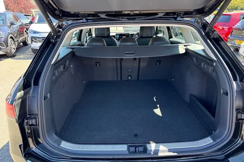 DF25NBL Volkswagen Passat 1.5 TSI eHybrid 204PS Life 5dr DSG ⭐18' 'York' Dark Graphite Alloys⭐ Thumbnail #8