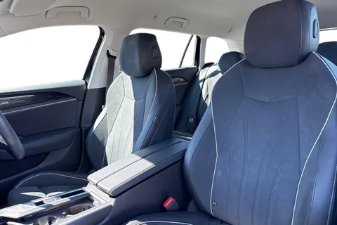 DF25NBL Volkswagen Passat 1.5 TSI eHybrid 204PS Life 5dr DSG ⭐18' 'York' Dark Graphite Alloys⭐ Thumbnail #17