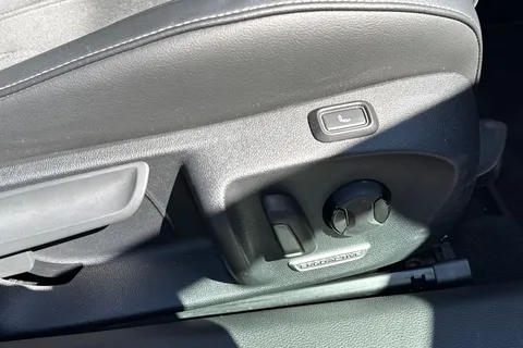 DF25NBL Volkswagen Passat 1.5 TSI eHybrid 204PS Life 5dr DSG ⭐18' 'York' Dark Graphite Alloys⭐ Thumbnail #37