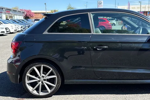 SW66LXJ Audi A1 1.4 TFSI CoD Black Edition Euro 6 (s/s) 3dr Thumbnail #36